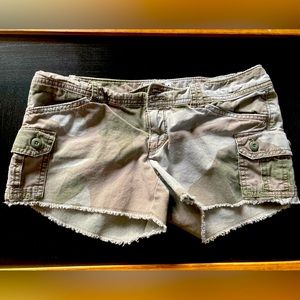 AEO camo short shorts